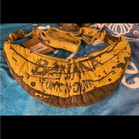 Magnolia Pearl Banana bag.    So cool - Picture 6 of 7